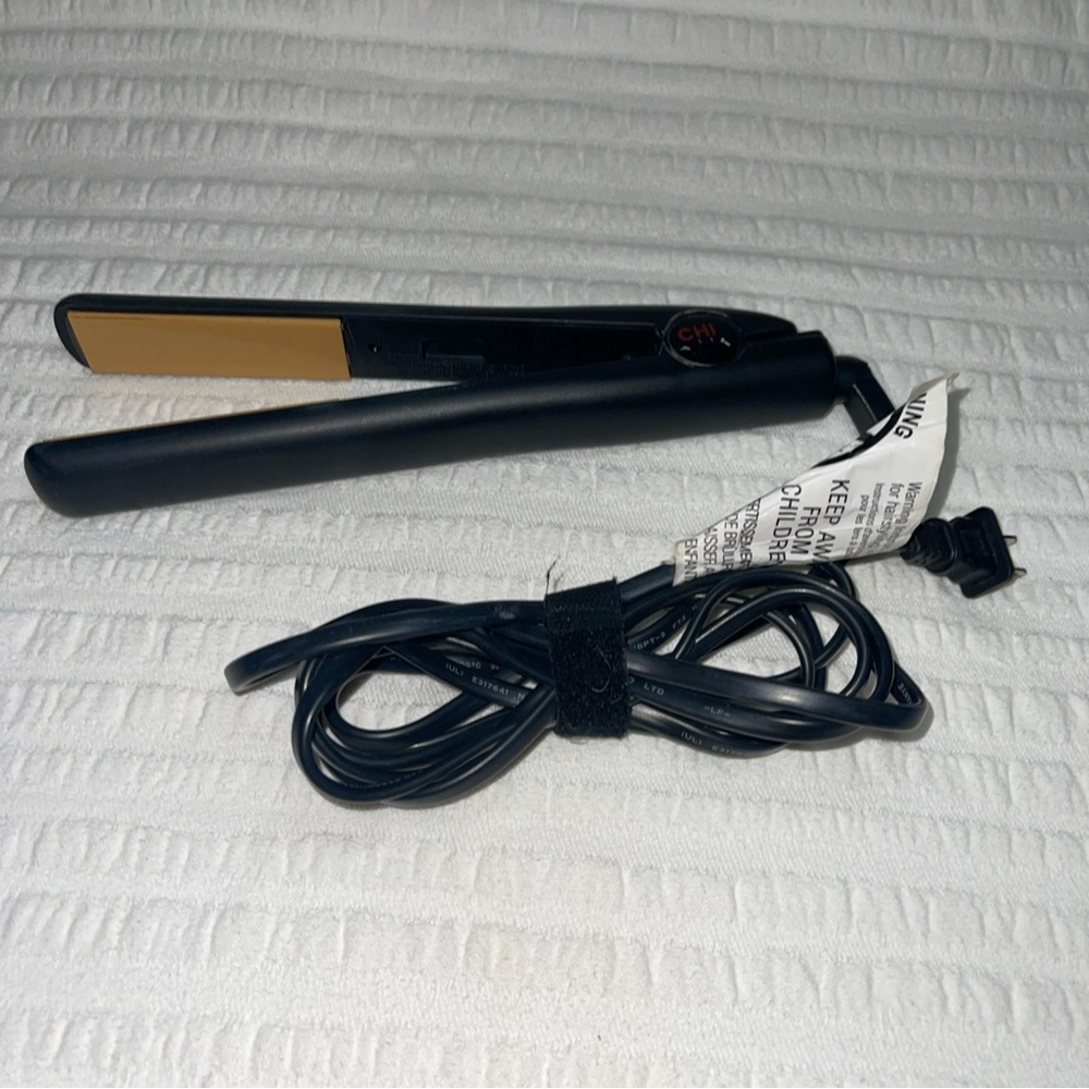 CHI Hair Straightener / Flat Iron